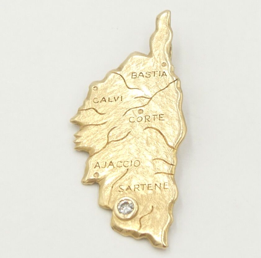Null 20世纪

金色750/1000的科西嘉岛地图和指向萨尔特内市的辉煌。

猫头鹰标志

毛重：7,30克。

H.4,3厘米。1,7 in.



使&hellip;
