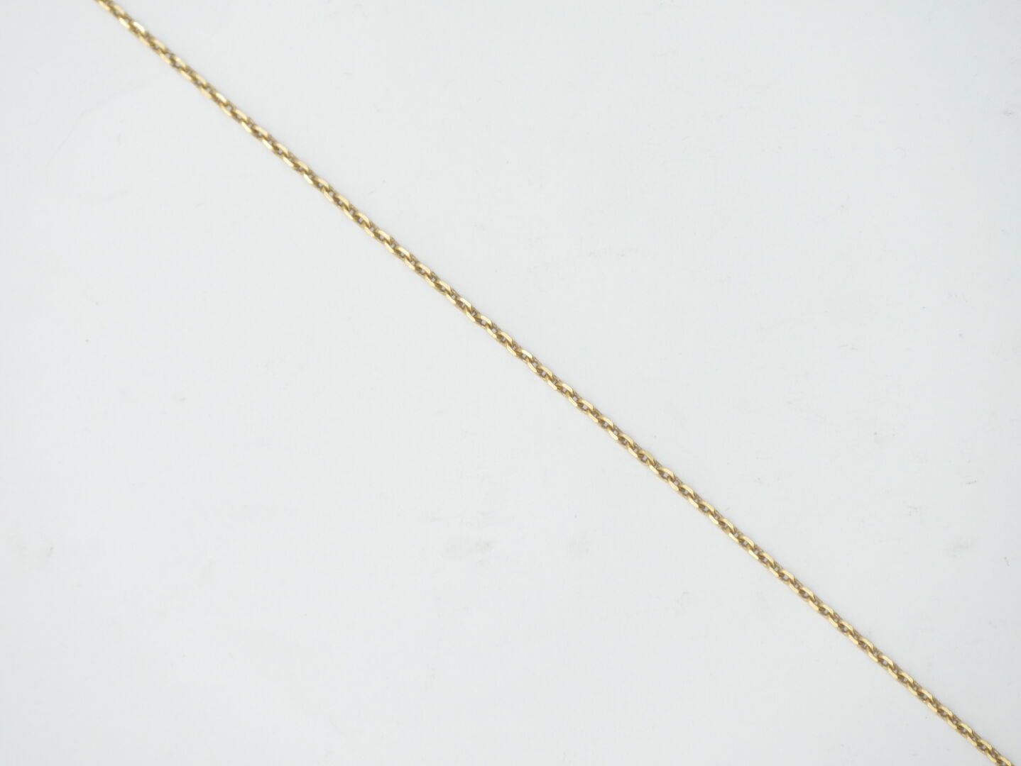 Null 20. Jh. 

Kette aus 750/1000er Gold, Karabinerverschluss. 

L.: 43 cm. 16,9&hellip;