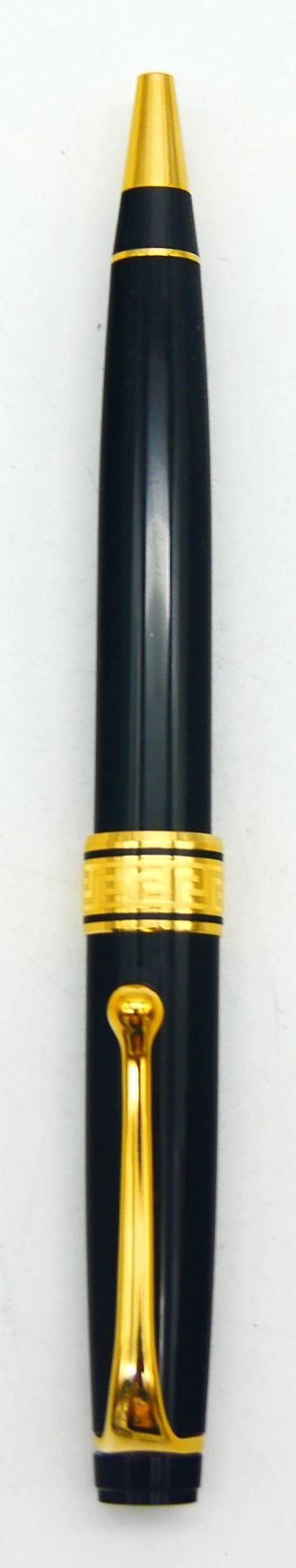 Null AURORA 

Optima 

Biros de resina negra y metal dorado con friso grabado de&hellip;