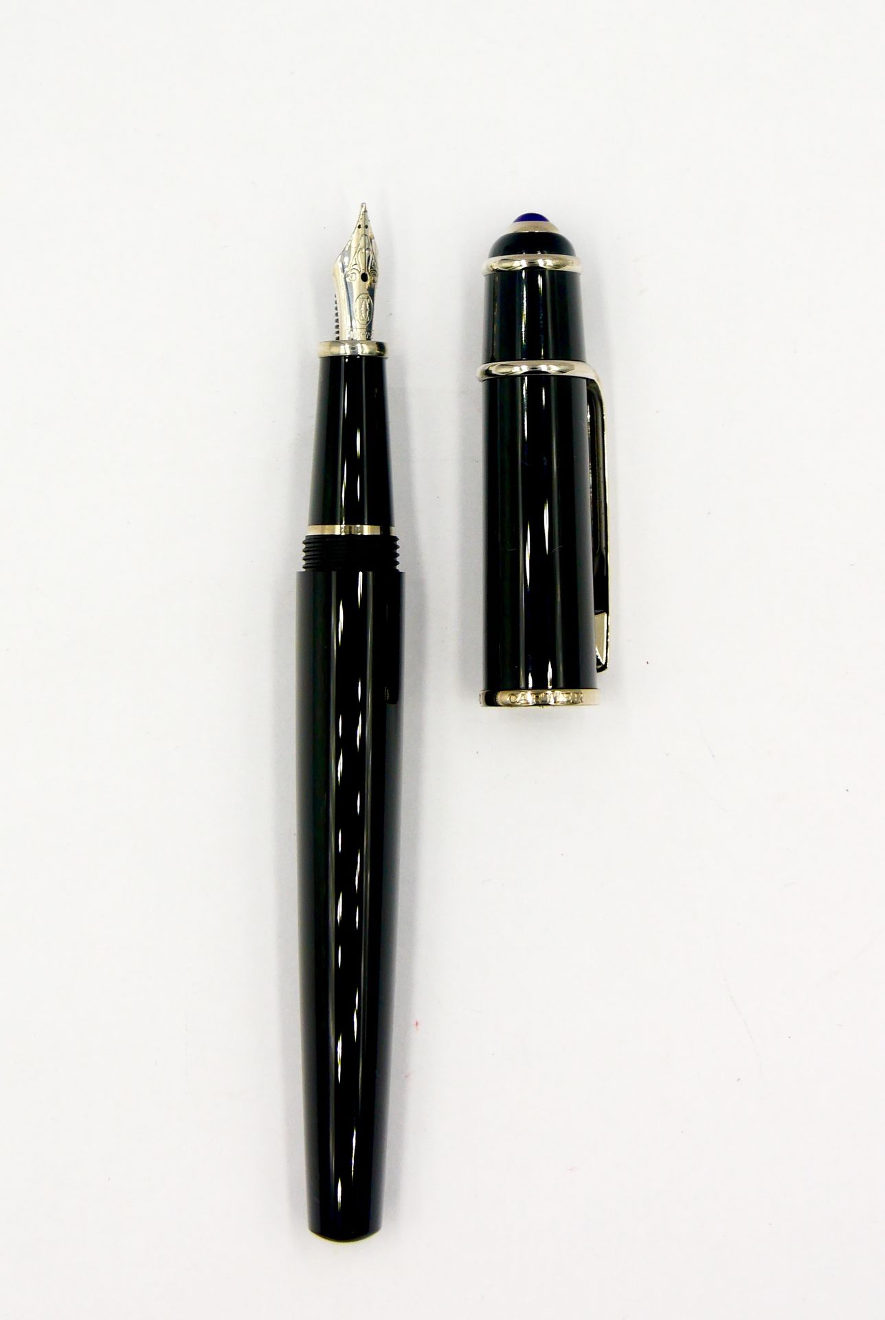 Null CARTIER 

Diabolo 

Composite fountain pen in black and silver metal, blue &hellip;