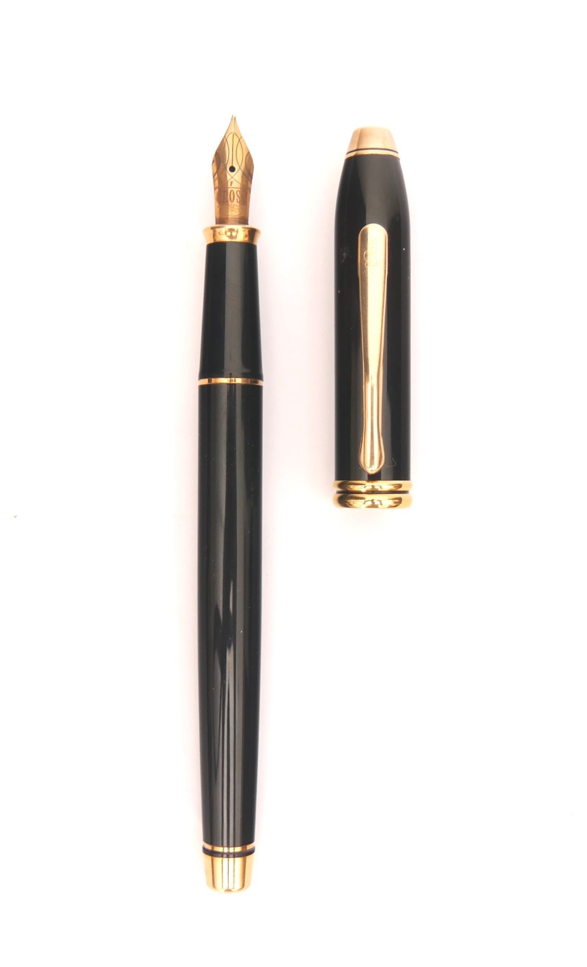 Null CROSS 

Townsend

Fountain pen in gilded metal and black lacquer, nib in go&hellip;
