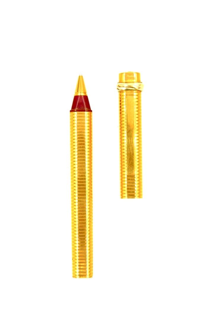 Null CARTIER 

Vendôme 

Kugelschreiber aus goldplattiertem Metall mit horizonta&hellip;