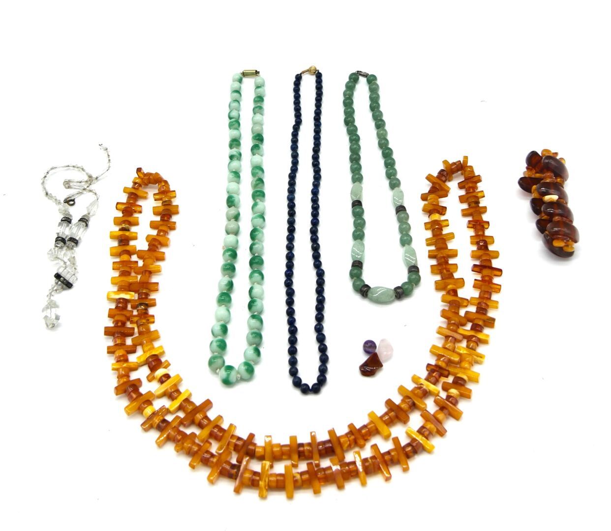 Null BIJOUX FANTAISIE

Lot de bijoux fantaisie en perles polychromes comprenant &hellip;