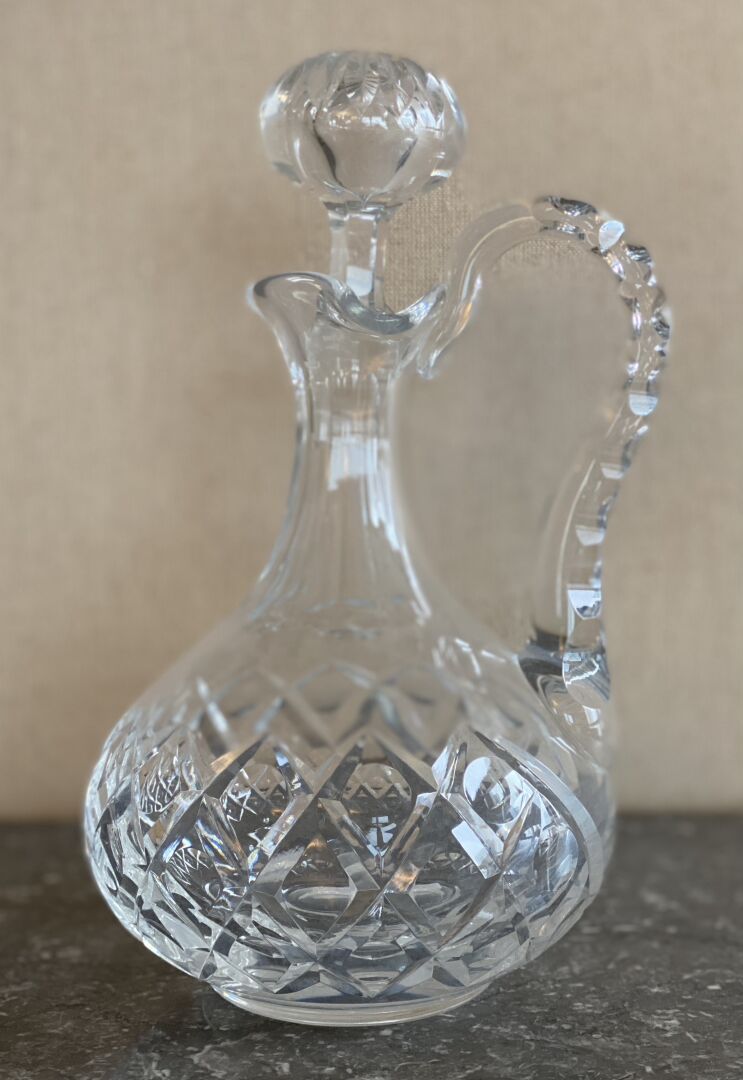 Null SAINT LOUIS

Carafe à vin en cristal moulé, bouchon 

H. : 26 cm. 10 1/4 in&hellip;