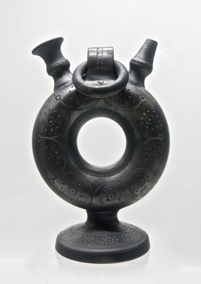 Null PORTUGAL - BISALHAES ?

Pichet à eau en poterie noire, à décor incisé de pe&hellip;