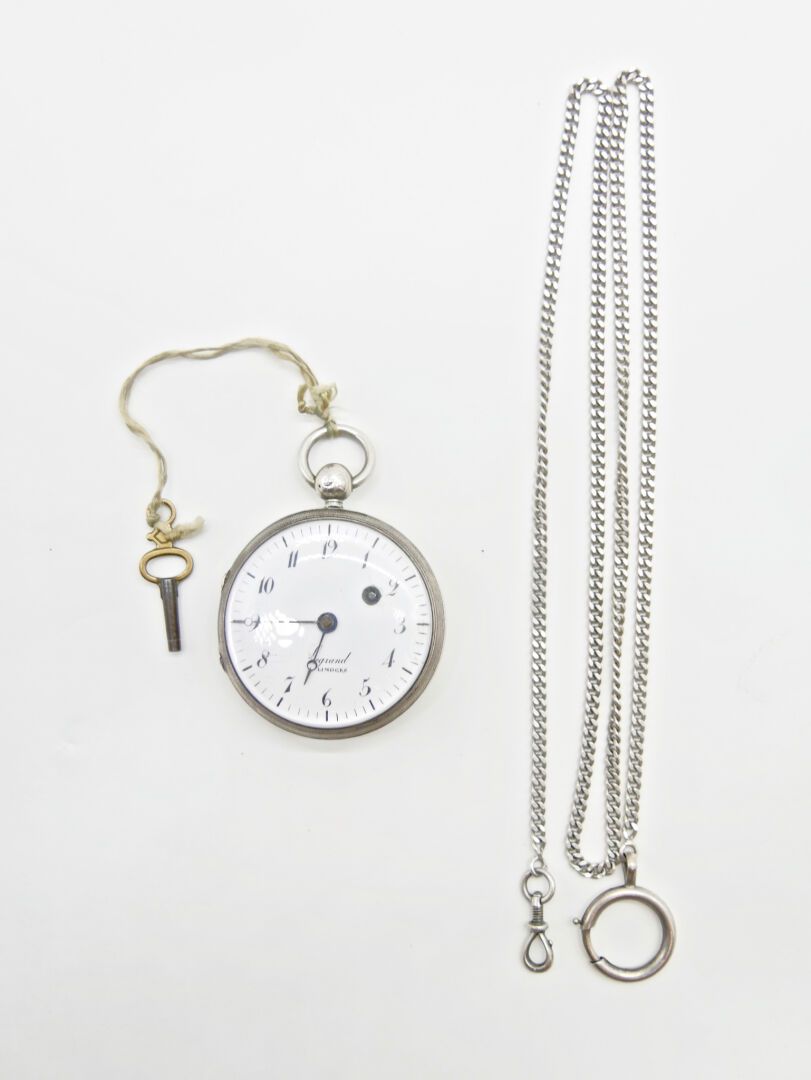 Null 勒格朗-利摩日

带有第800/1000号银质表壳的手表，第800/1000号银质链条和钥匙

Minerve的标志

毛重：114克。

手表直径：&hellip;
