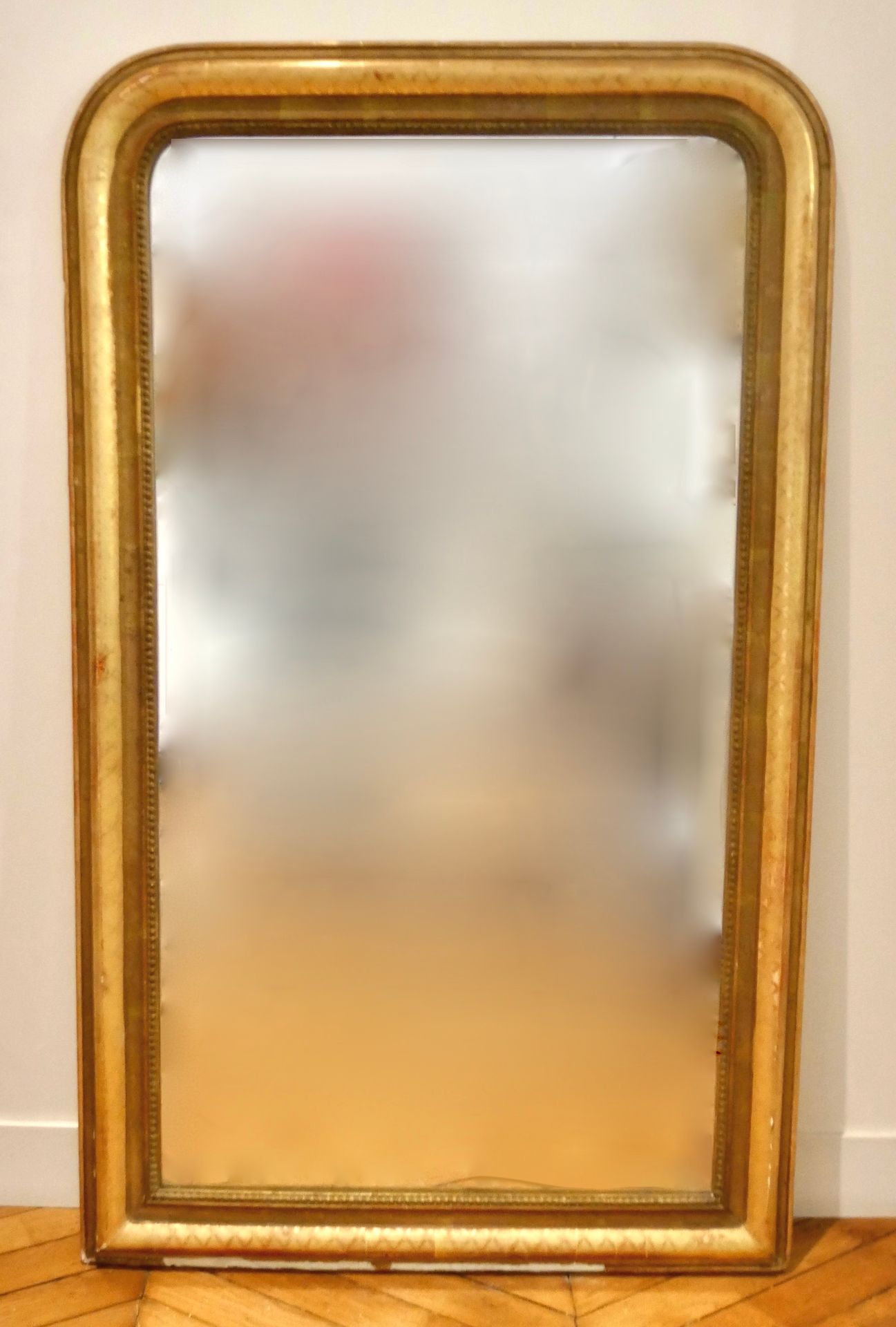 Null 
SIGLO XX




Gran espejo rectangular, redondeado en la parte superior, de &hellip;