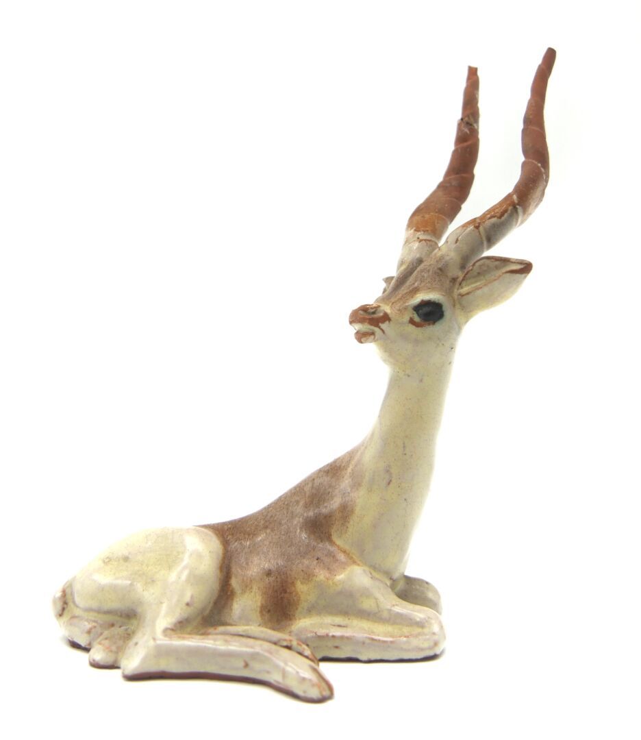 Null Tyra LUNDGREN (1897-1979)

Sitzende Antilope aus glasiertem Terrakotta.

Au&hellip;