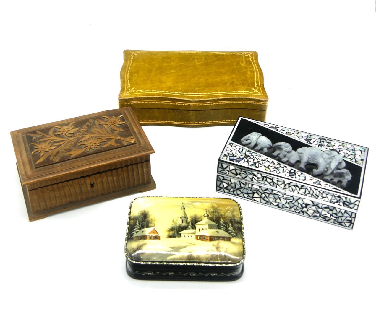 Null MISCELLANEOUS

Lot of four boxes including a box decorated with elephants, &hellip;