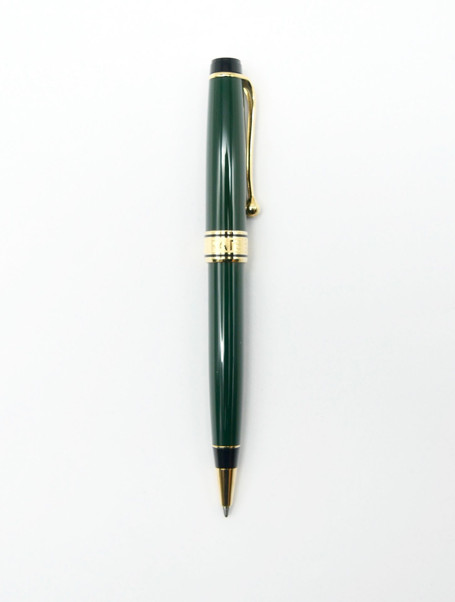 Null AURORA 

Optima 

Ballpoint pen in green resin and gilded metal with engrav&hellip;