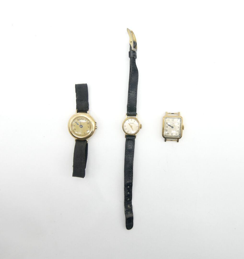 Null cyma -eterna - various 
一批3只女式手表: 
- CYMA。长方形黄金表壳，表盘上有阿拉伯数字，蓝钢指针。机械机芯。毛重：13&hellip;