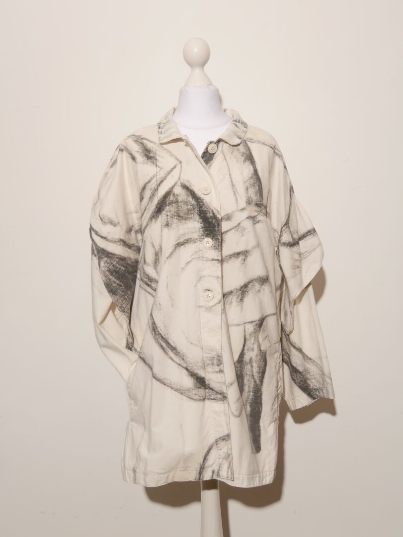 Null Jean-Charles de CASTELBAJAC 
Off-white cotton coat with black print, bat sl&hellip;