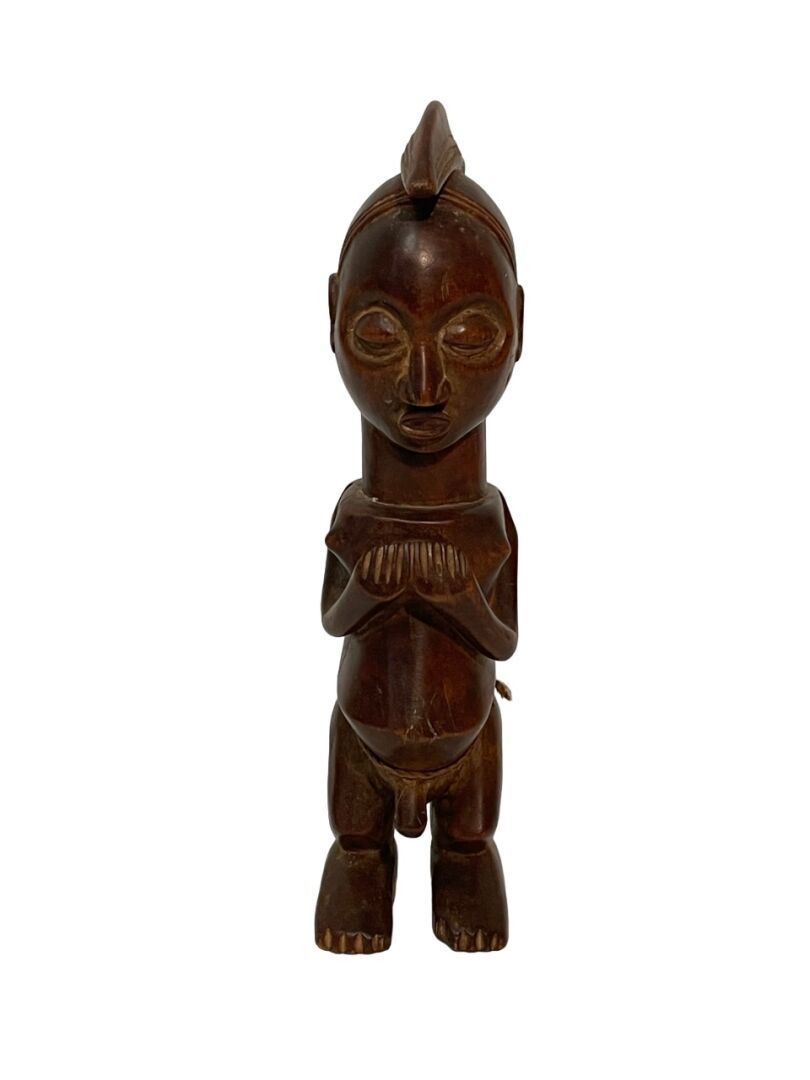 Null 刚果民主共和国
亚卡型雕像
男性雕像，呈口角姿势
木质，有棕色铜锈
H.29厘米。11.50 in.