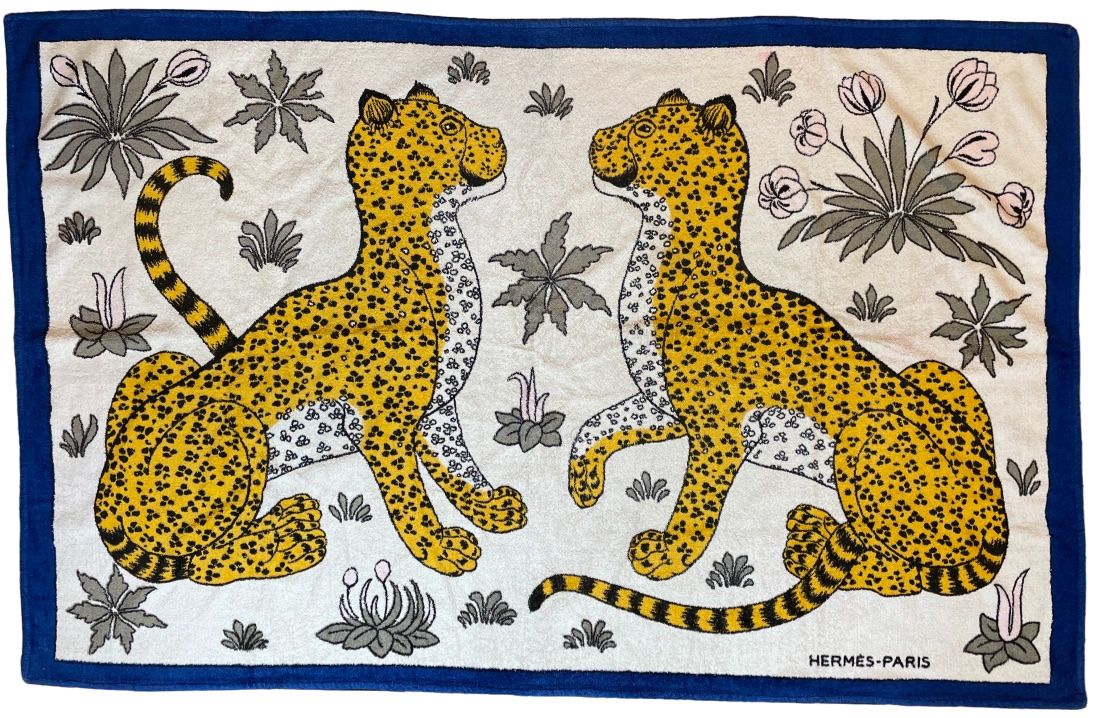 Null HERMÈS PARIS 
Drap de bain en coton à décor de léopards à monocle sur fond &hellip;