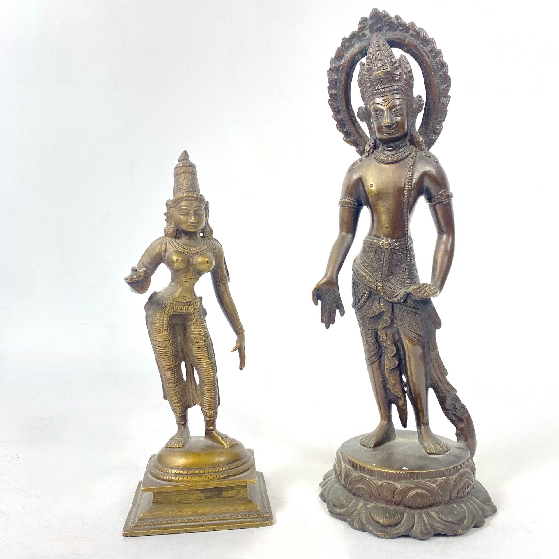 Null ASIE DU SUD - Travail moderne 
Bodhisattva et déesse
Deux sujets en bronze &hellip;
