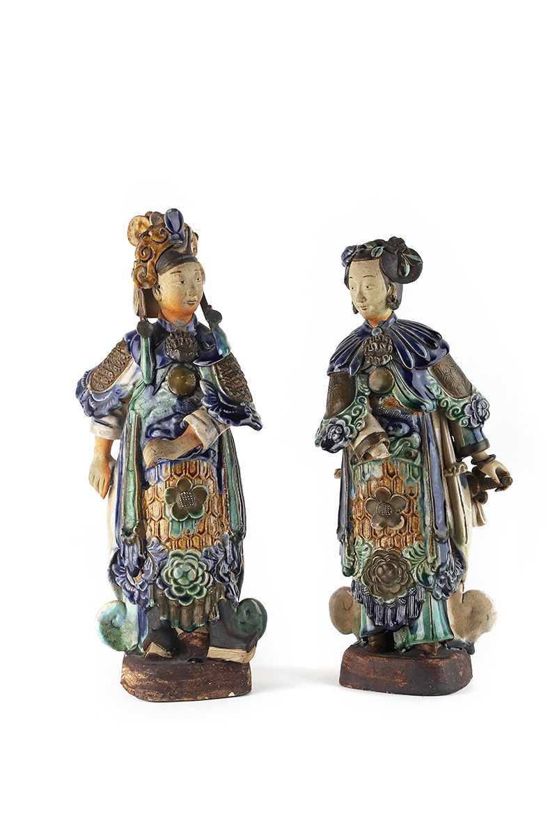 Null Vietnam around 1900

Elegant pair of polychrome enamelled terracotta statue&hellip;