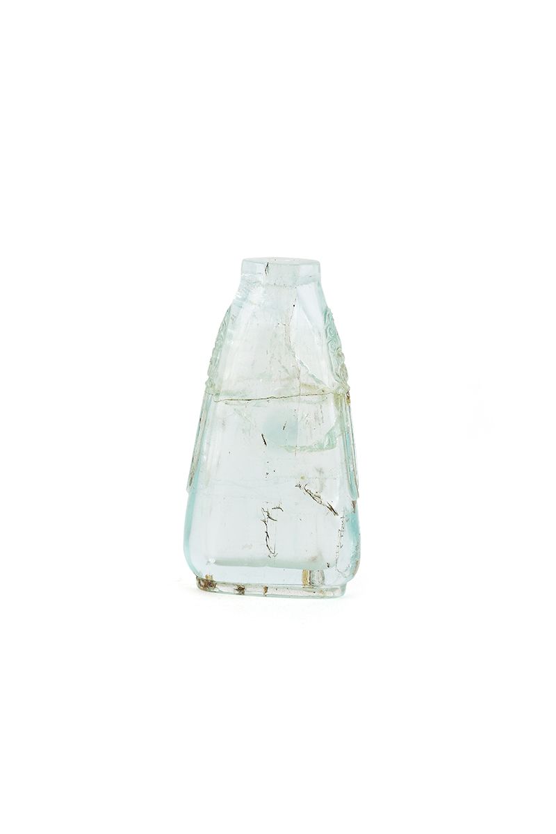 Null China, 19th century 

Aquamarine snuffbox, conical shape, the sides decorat&hellip;