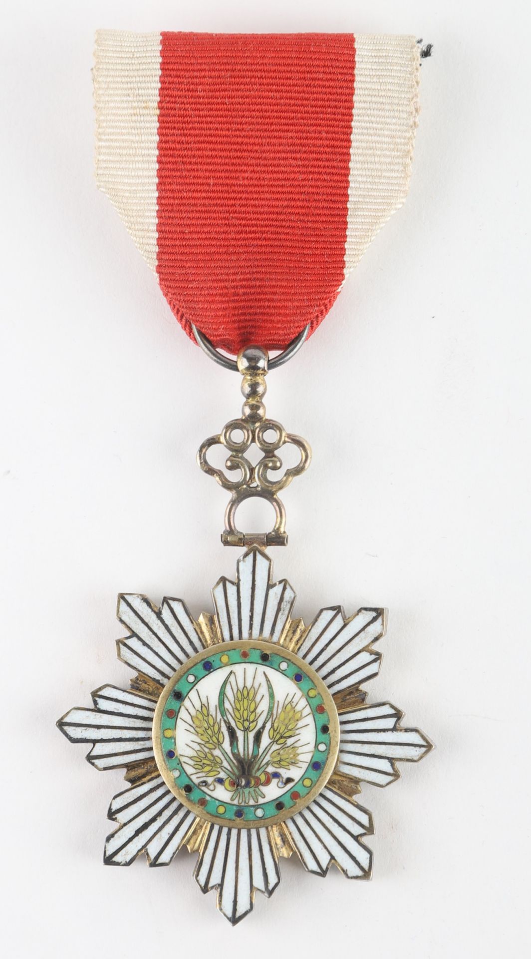 Null CHINA 

Orden del Grano de Oro, creada en 1912.

Estrella de caballero en d&hellip;