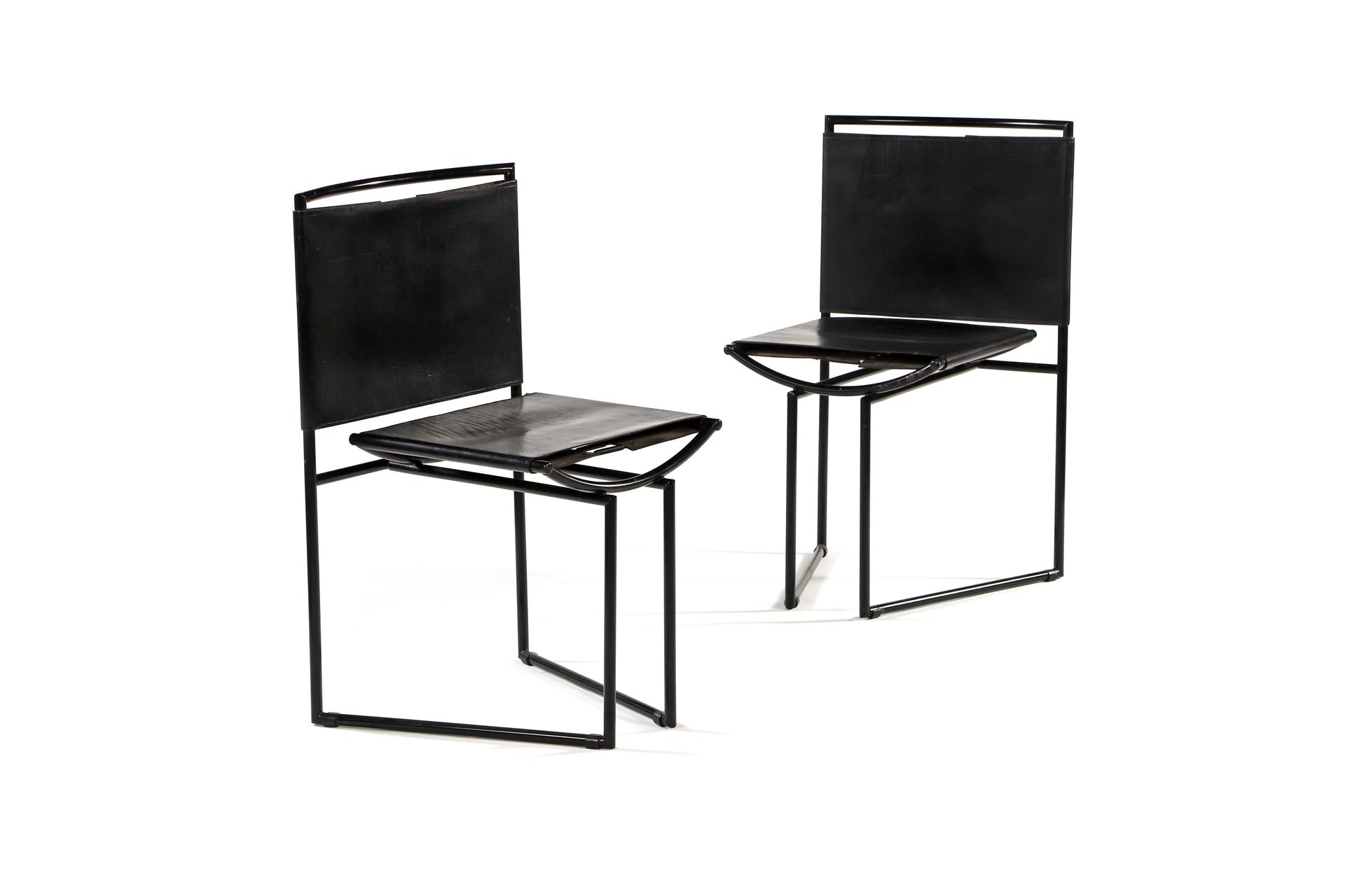 Null Mario BOTTA

(1943)

2 chaises dites Botta 91

Métal, cuir

89 x 50 x 54 cm&hellip;