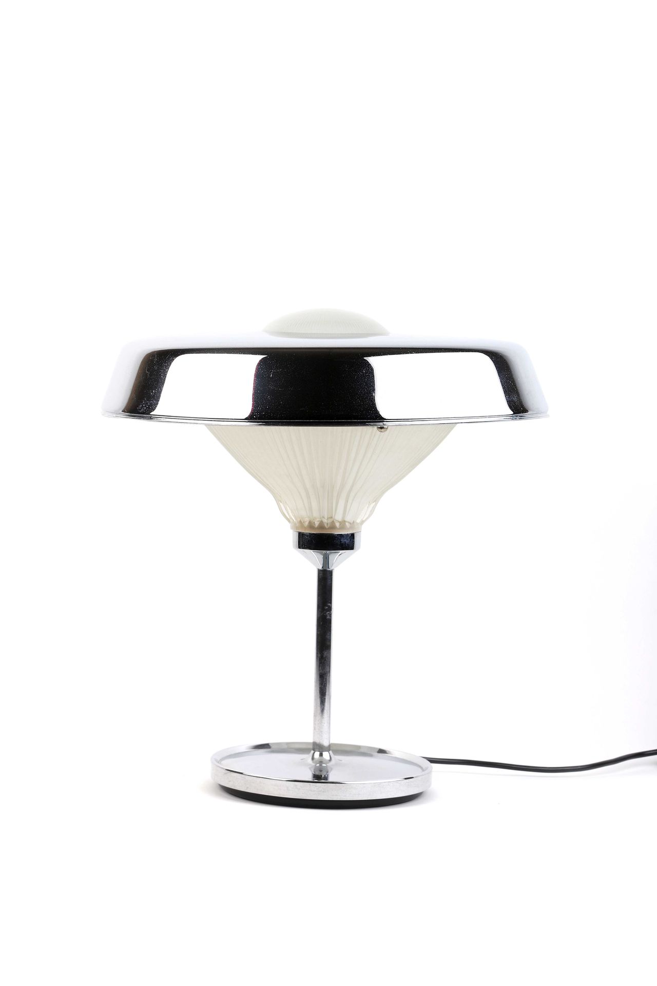 Null STUDIO BBPR

Lampe dite RO

Verre, métal

44 x 40 cm.

Artemide, 1962