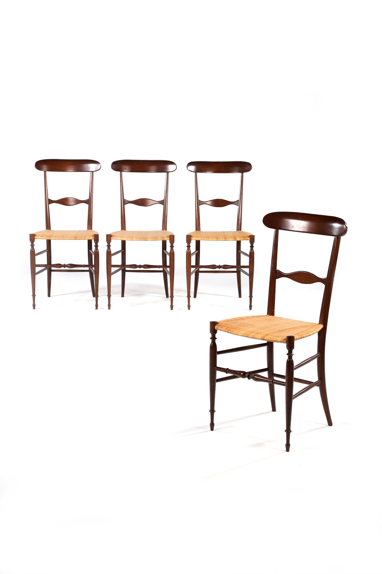 Null TRAVAIL ITALIEN

4 chaises dites Chiavari

Bois, paille

90 x 37 x 42 cm.

&hellip;