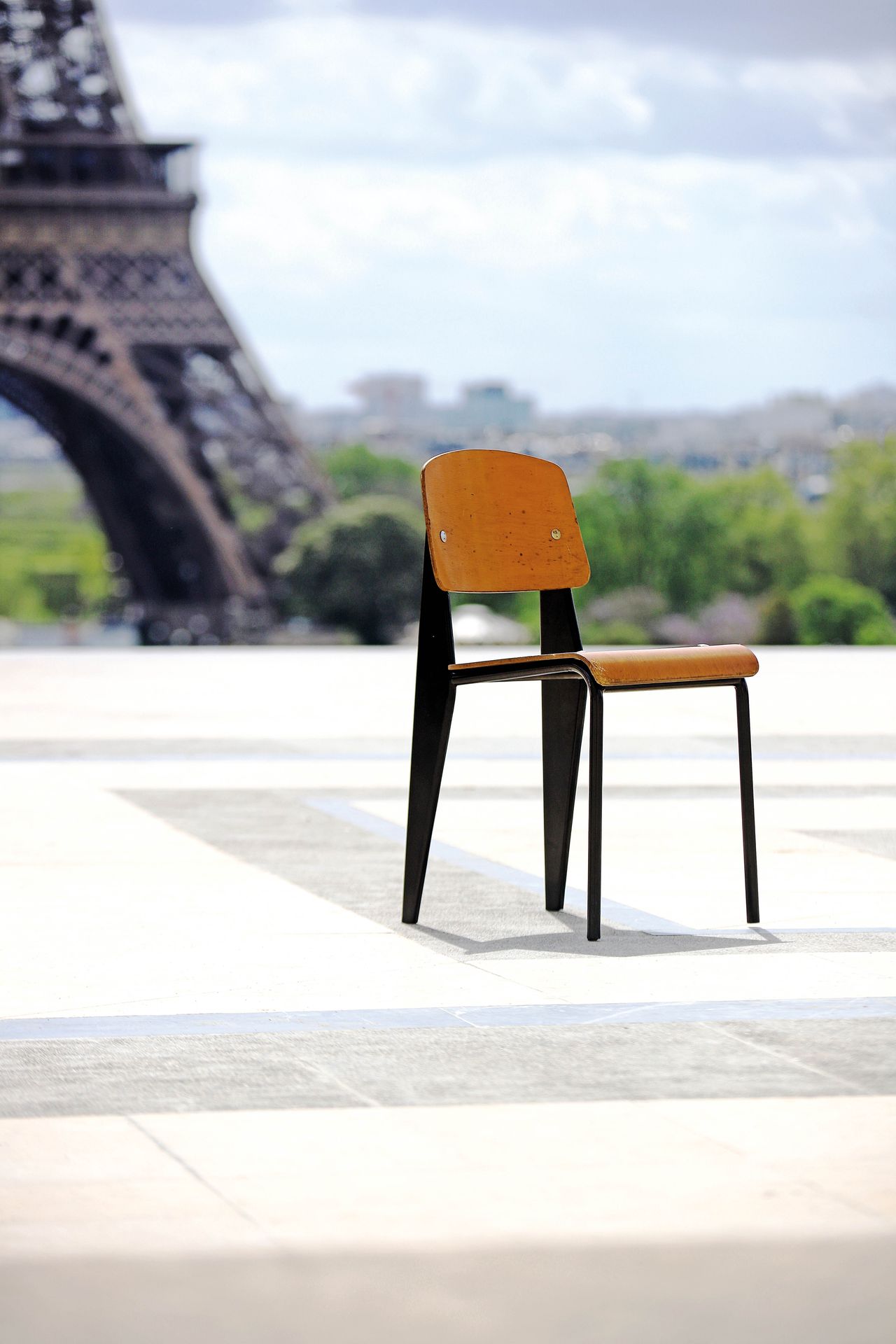 Null Jean PROUVÉ (1901-1984) 

Chair n°305 dite Standard Steel plate, oak, rubbe&hellip;
