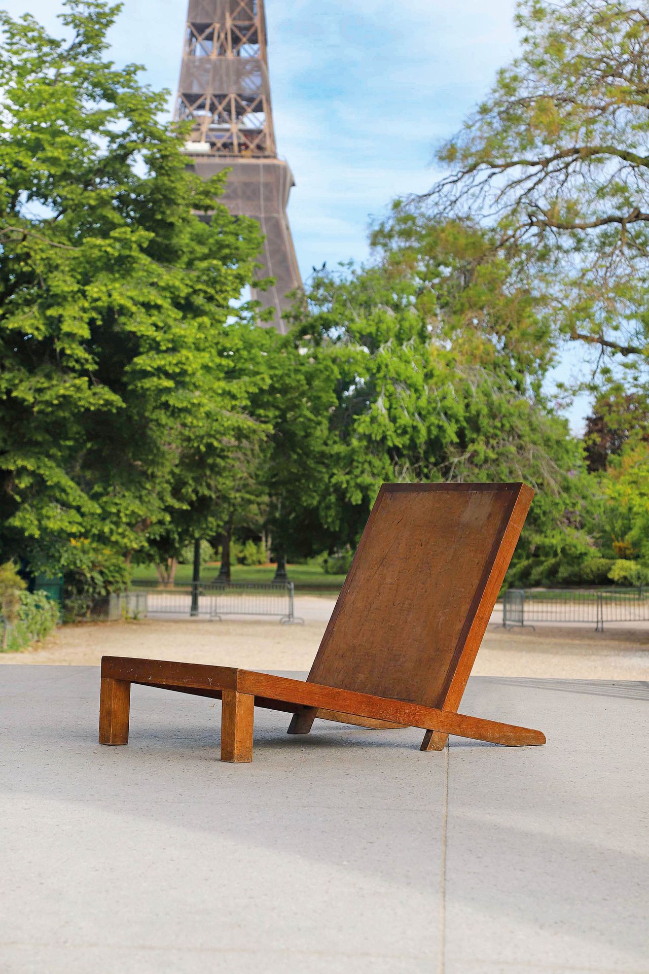 Null 法国的工作

长椅 木质 77 x 117 x 60 厘米。约1955年

休闲椅 木质 30.31 x 46.06 x 23.62 in.