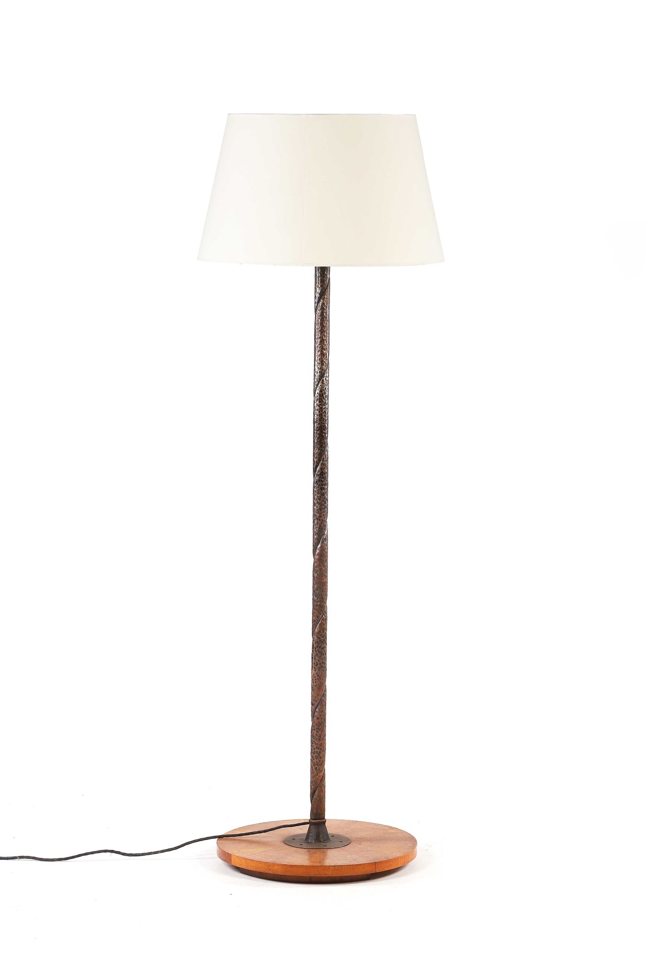 Null MODERNIST WORK 

Floor lamp Wood, iron, fabric H.: 183 cm. Circa 1930 

Flo&hellip;