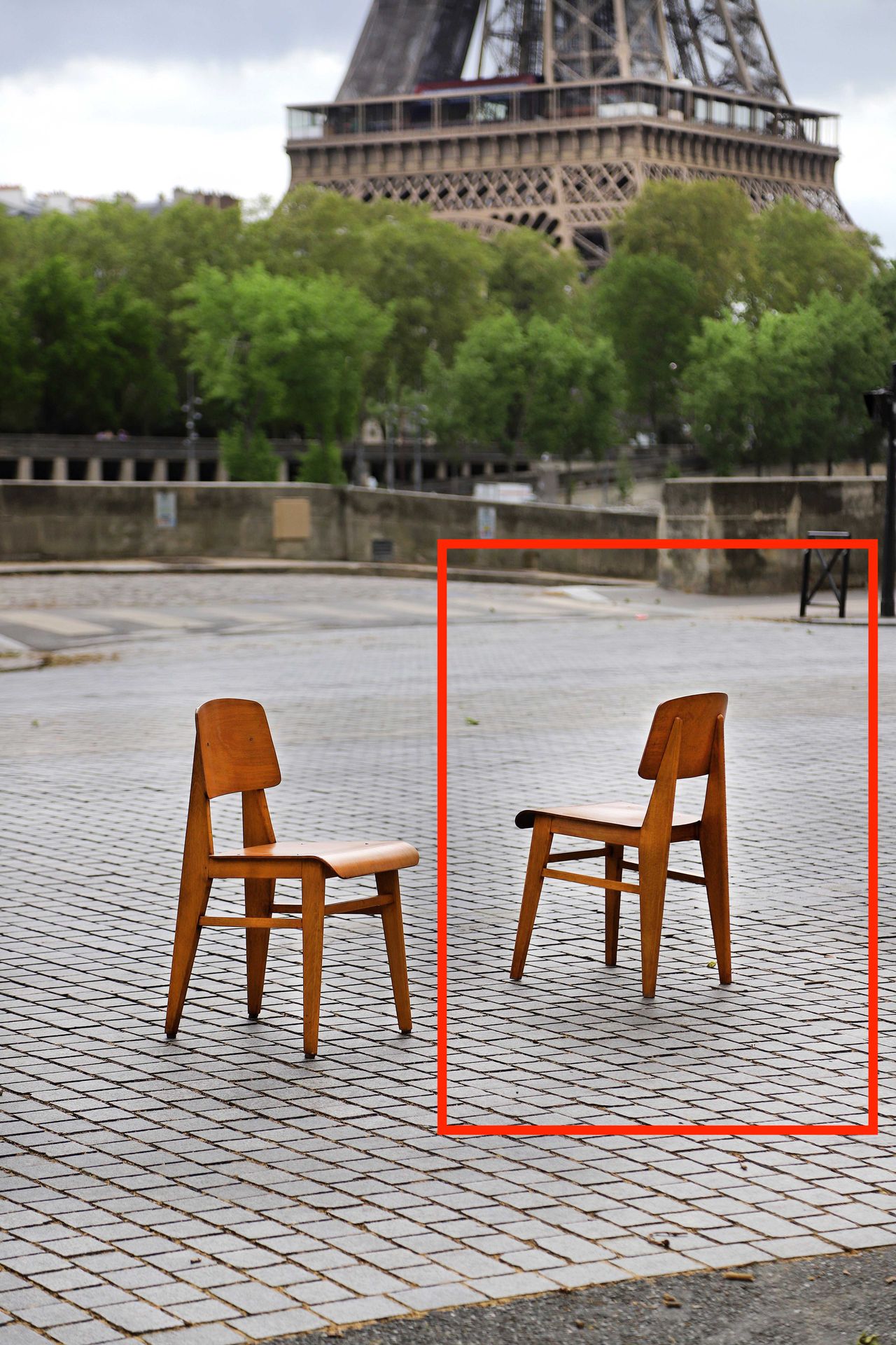 Null 让-普罗维(1901-1984)

称为全木的椅子 橡木，橡木单板 75.5 x 47 x 38 厘米。Jean Prouvé工作室和Etabliss&hellip;