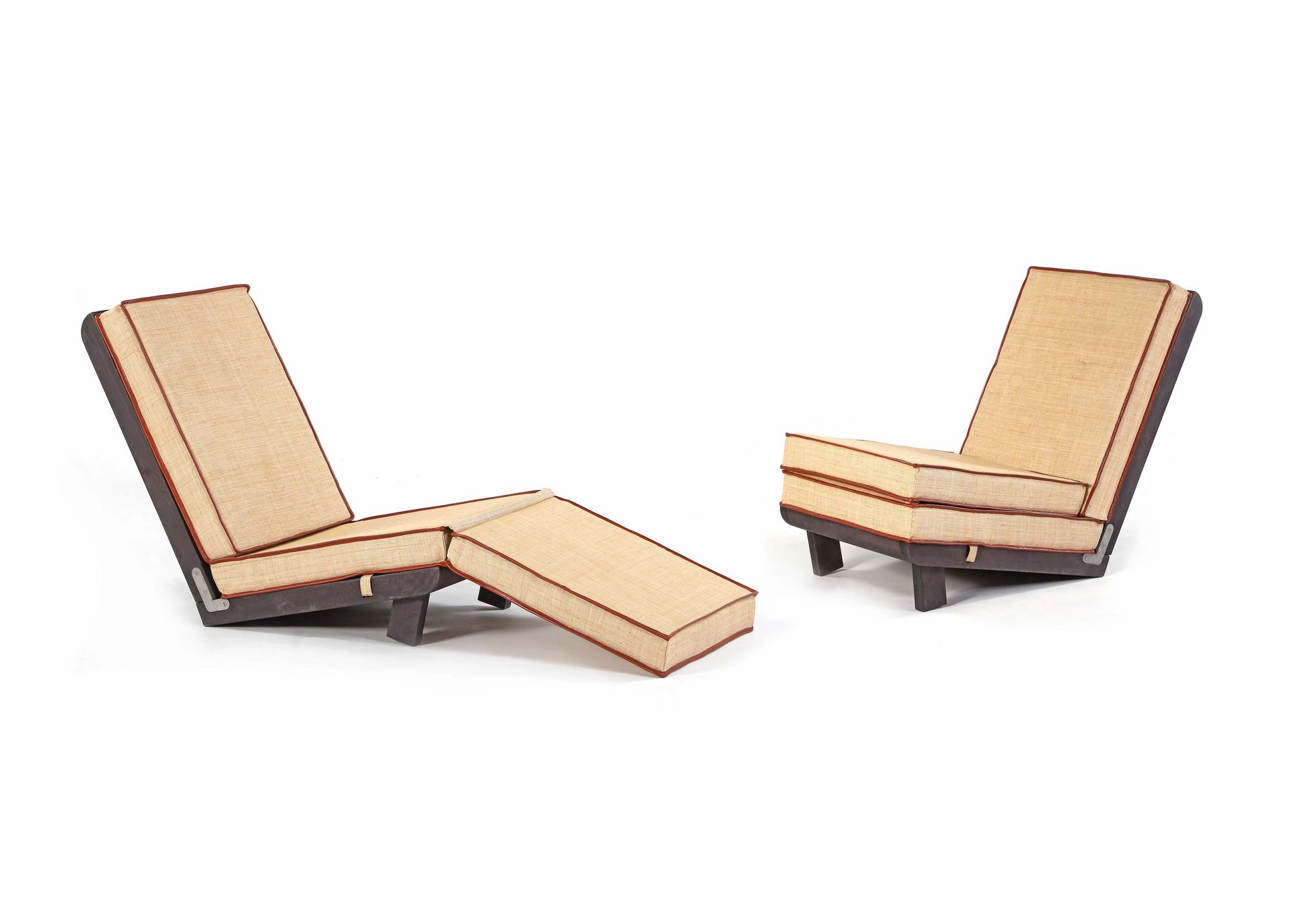 Null FRENCH WORK

(XX)

Pair of folding loungers

Wood, raffia, leather

66 x 74&hellip;