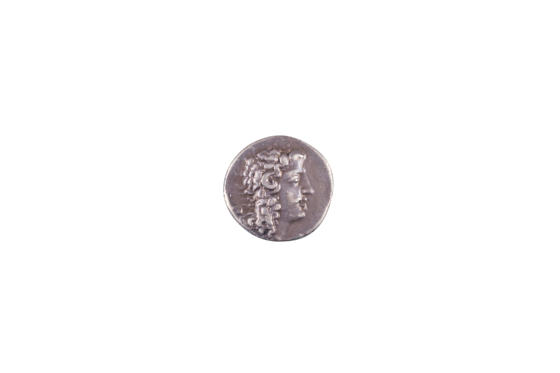 Null 公元前98-88年，埃西利亚斯。银质四连体，16.84克。亚历山大大帝的裸体头像，右R/在一把椅子和一个盒子之间的梅斯，所有的月桂花环内/ P. 10&hellip;