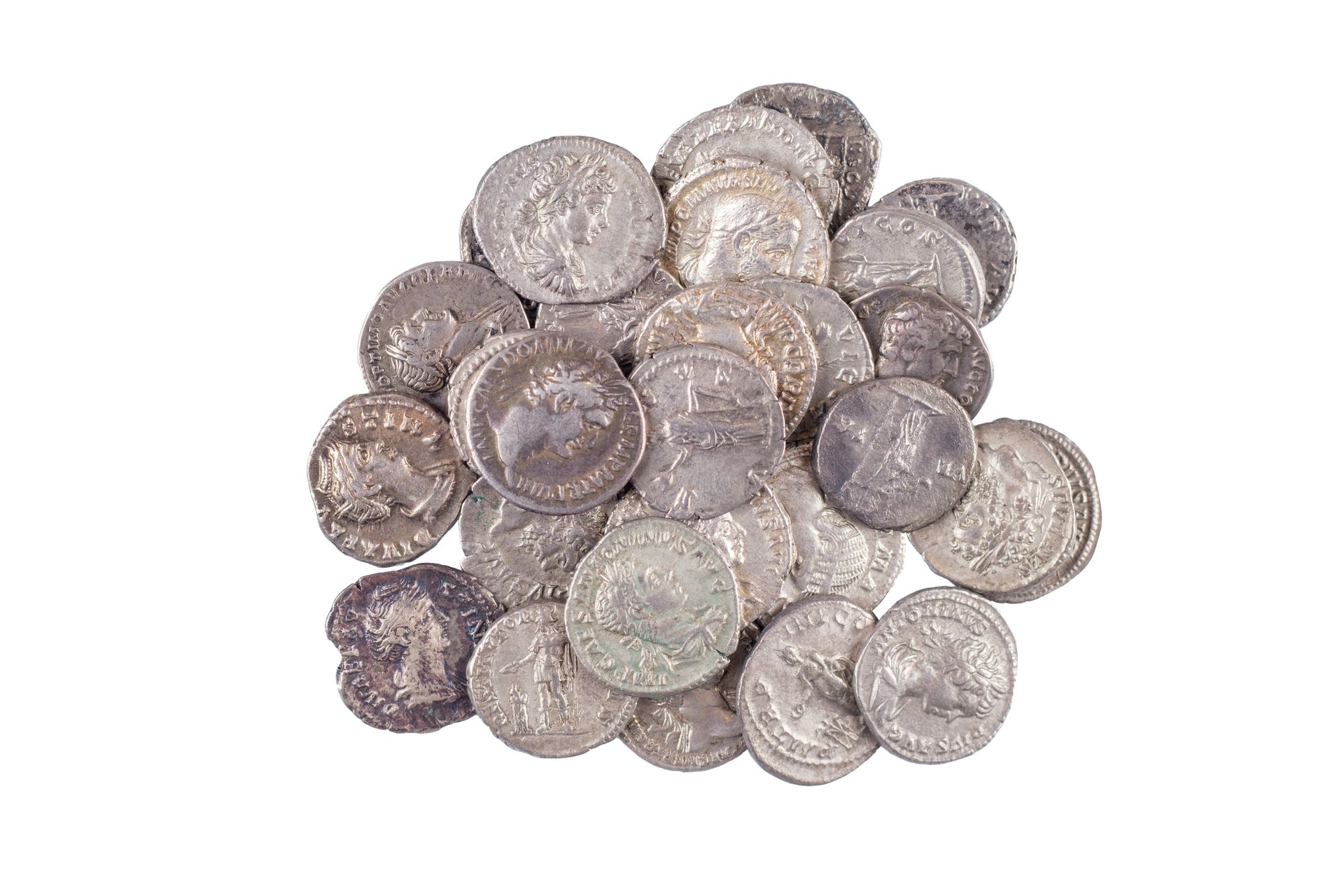 Null 30枚从维斯帕先到戈尔迪安三世的各种银币：维斯帕先、多米蒂安、特拉扬、哈德良、虔诚的安东尼、福斯蒂娜母亲、福斯蒂娜青年、马库斯-奥勒留、塞普提米乌斯-&hellip;