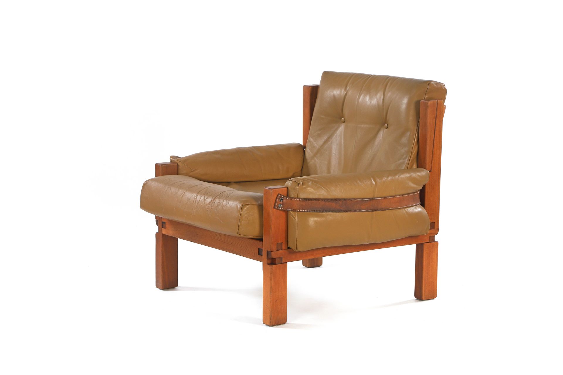 Null Pierre CHAPO (1927-1986)

Fauteuil dit S15 Orme, cuir

72 x 72 x 75 cm. Cir&hellip;