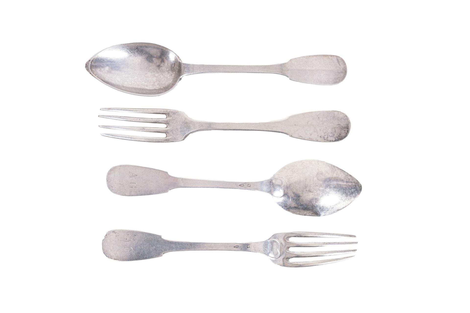 Null Minerva银质家用套装的一部分，单平面模型和各种单字，包括 :

- 7个餐勺

- 7把桌叉

Goldsmith : JUGE.

一件银质餐&hellip;