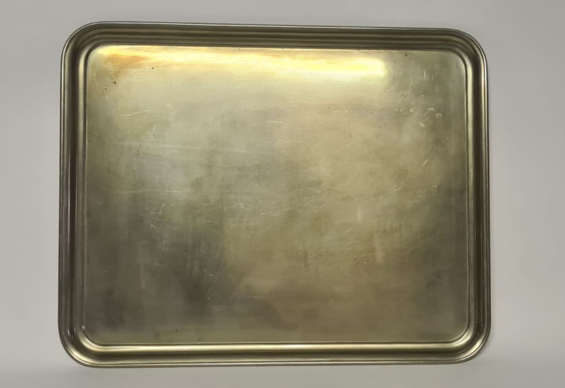 Null Christofle

Großes Tablett aus Metall.

48 x 60 cm
