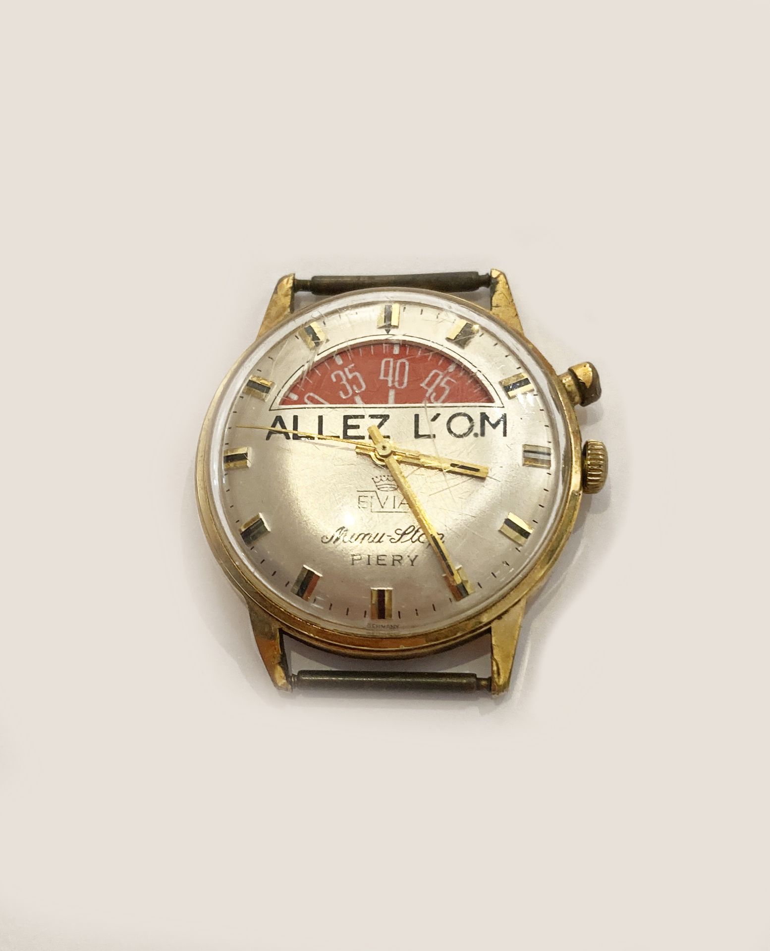 Null Elvia - Allez l'OM 

Divertido reloj "antifino" chapado en oro con movimien&hellip;