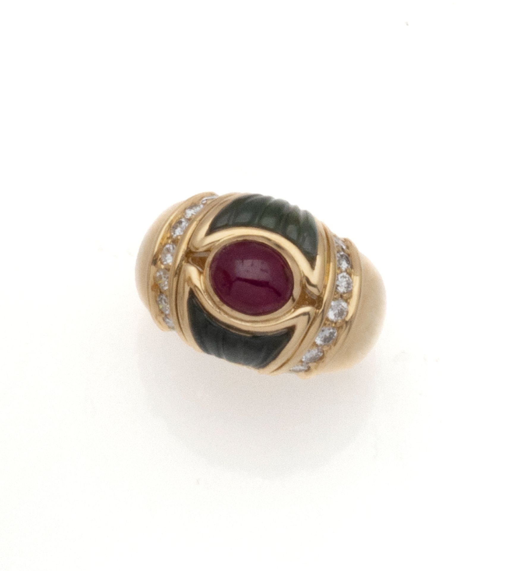 Null Mellerio 

18k yellow gold ring set with a cabochon of ruby of about 2 cara&hellip;