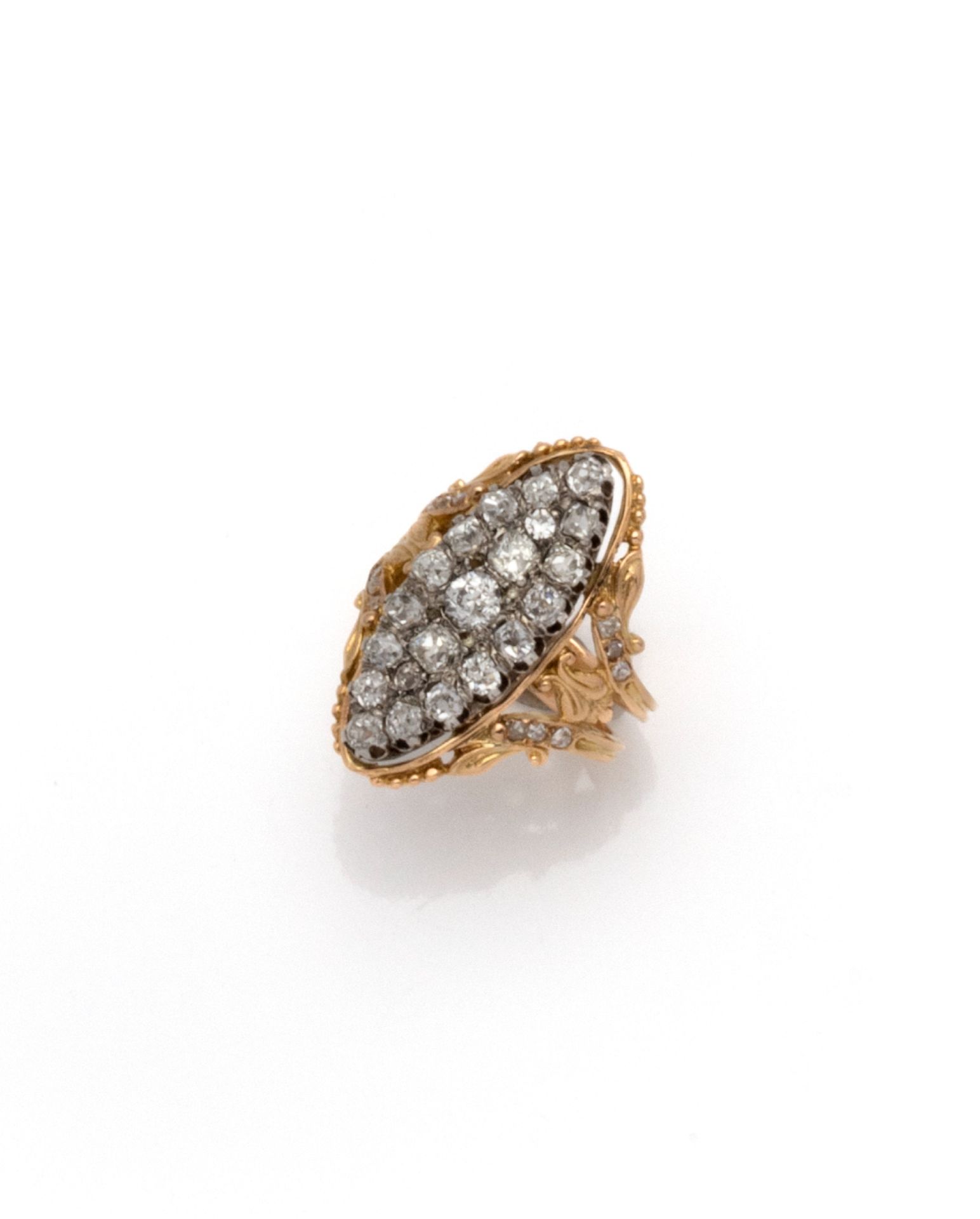 Null Marquise-Ring aus 18 Karat Gelbgold (750/1000) und Silber (800/1000), beste&hellip;
