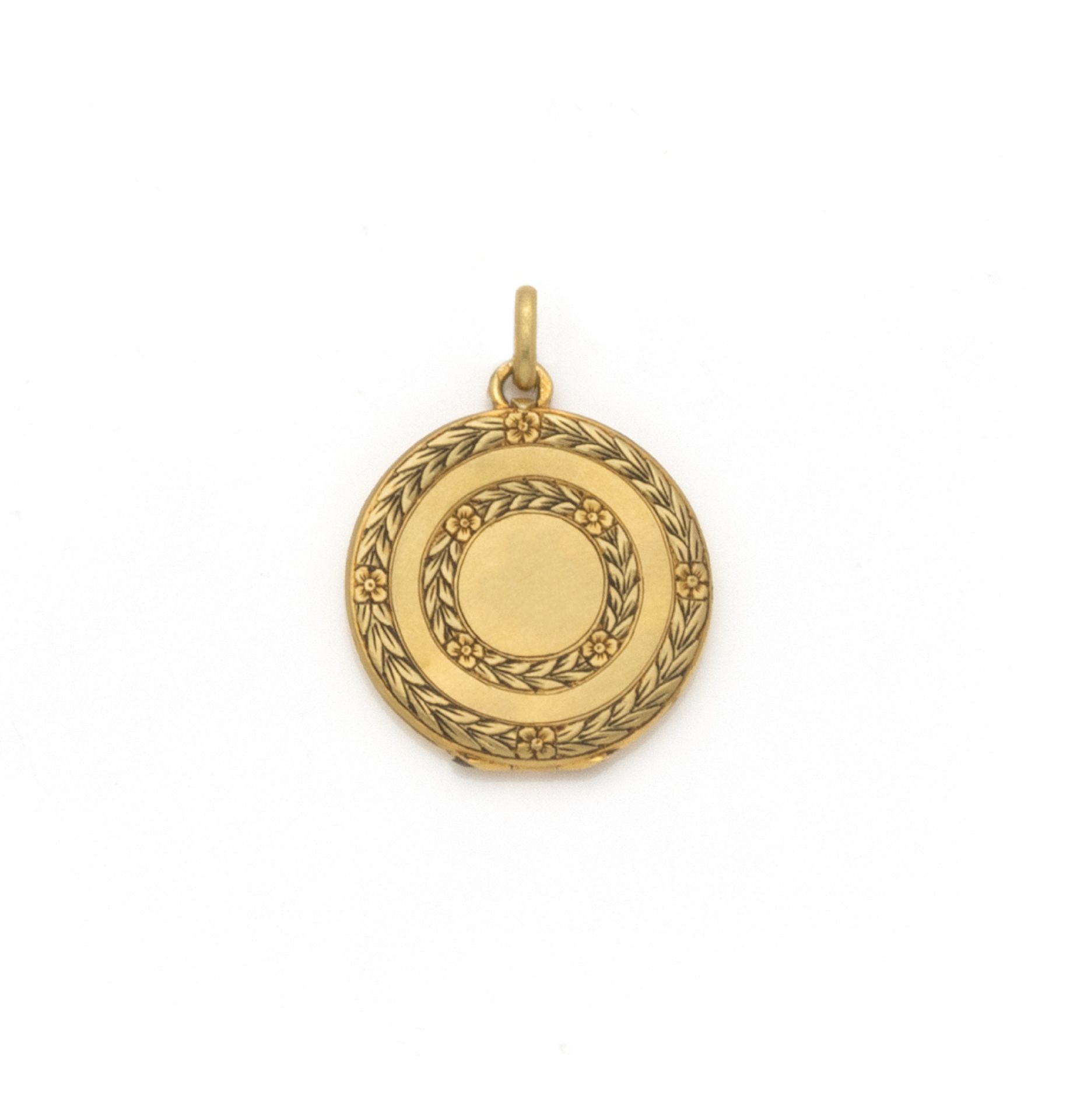 Null Round 18K (750/1000) yellow gold pendant with two flowering laurels.

Frenc&hellip;