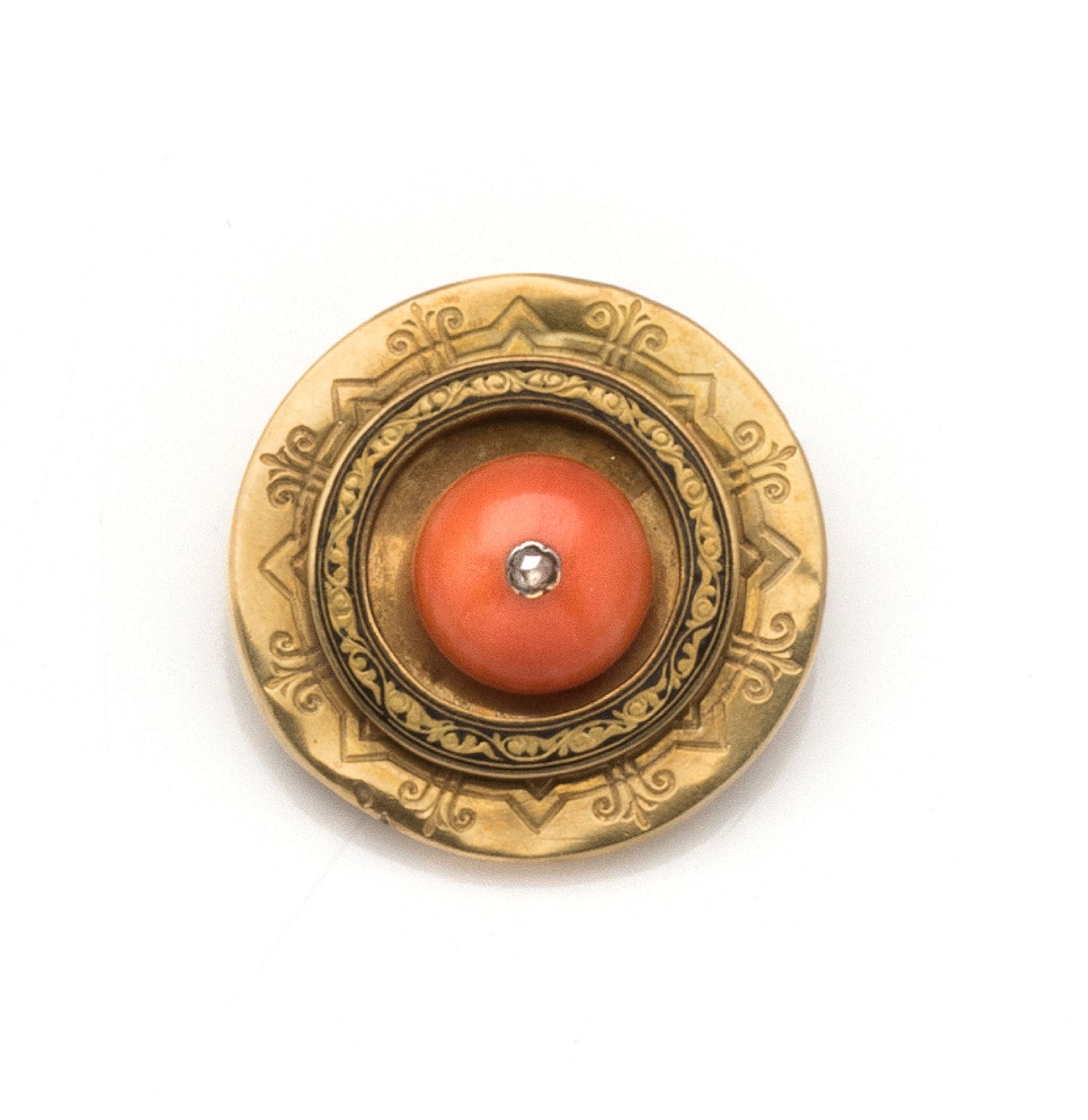 Null Runde Brosche aus 18 Karat Gelbgold (750/1000) mit eingravierten geometrisc&hellip;