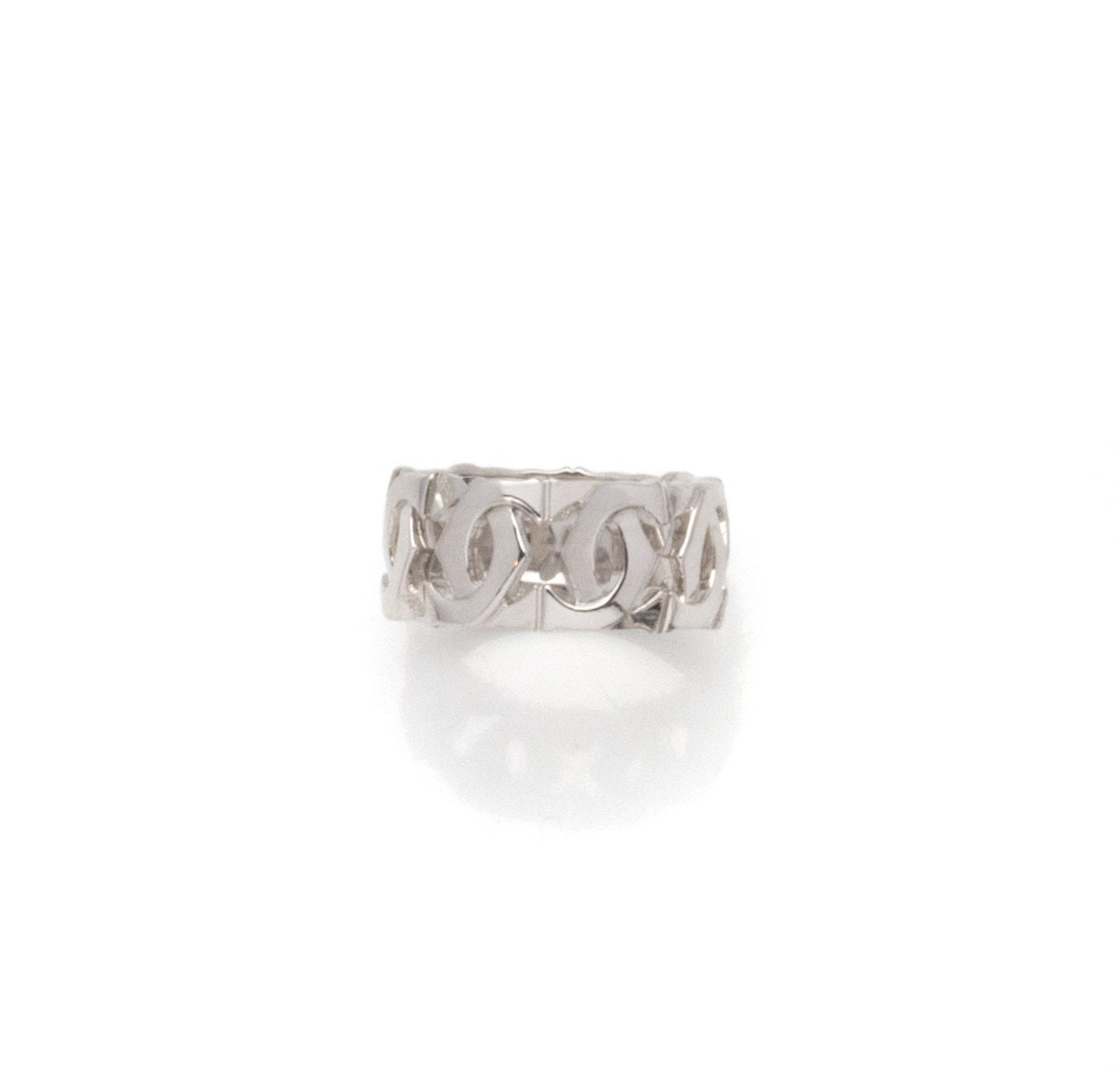 Null 卡地亚

18K(750/1000)白金结婚戒指，交错 "C "型设计。

编号为736487

签有卡地亚和珠宝商Jean Brun的大师印章，20&hellip;
