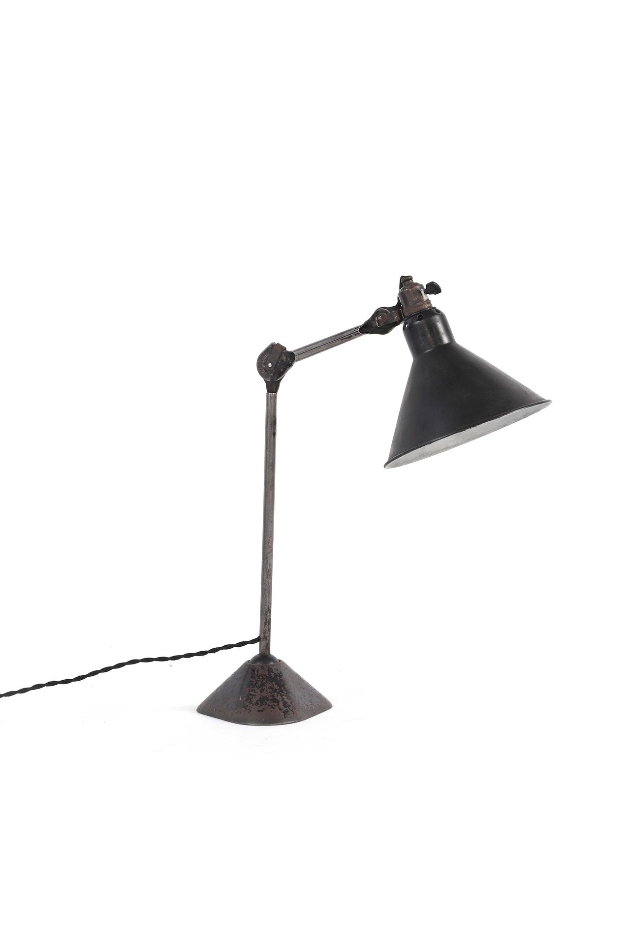 Bernard Albin GRAS (1886-1943) Lamp called 205 
Steel, aluminum
H. 52 cm.
Gras, &hellip;
