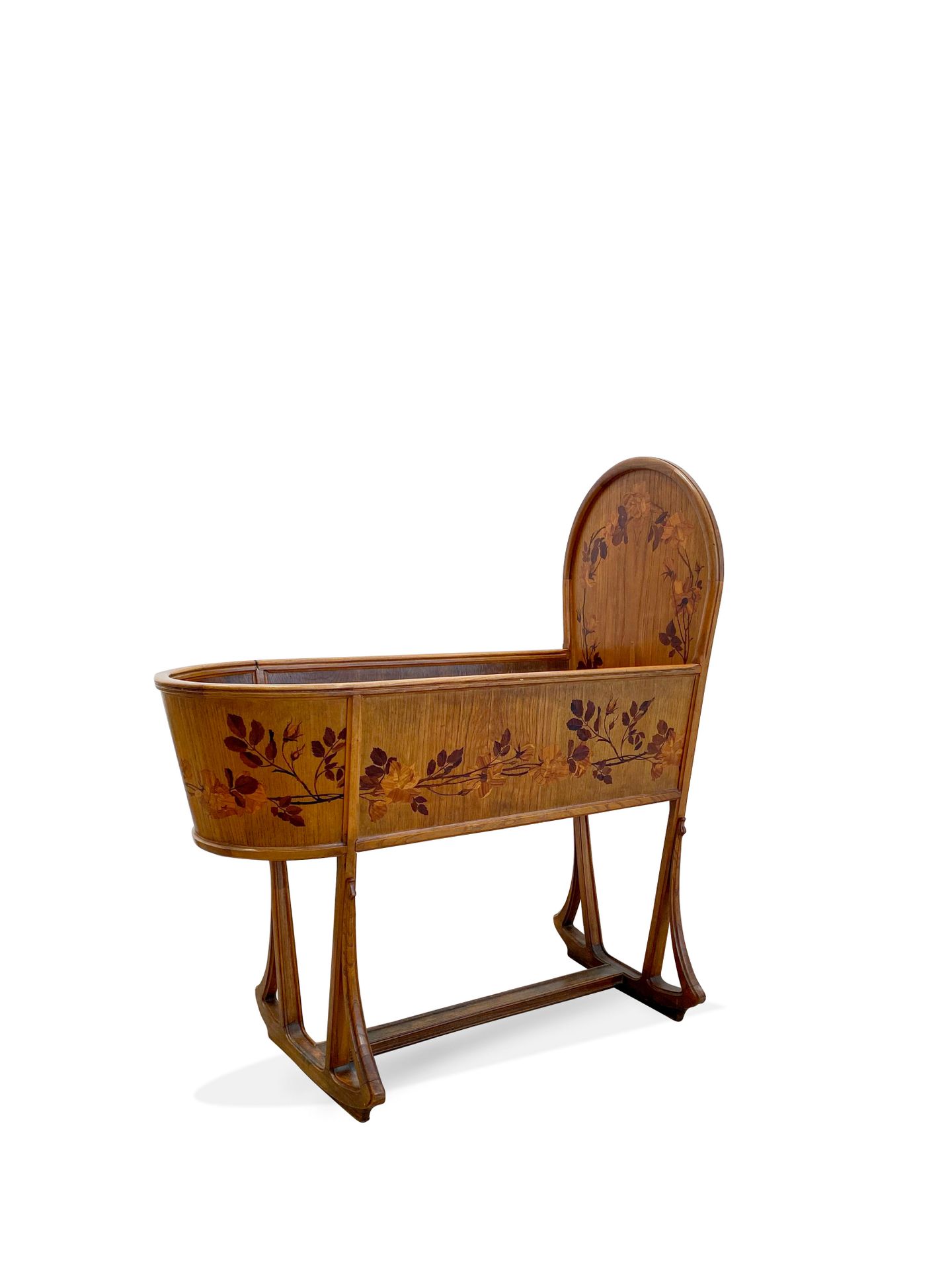 TRAVAIL FRANÇAIS 法国作品 摇篮 木质镶嵌花纹装饰 131 x 55 x 110厘米。约1900年