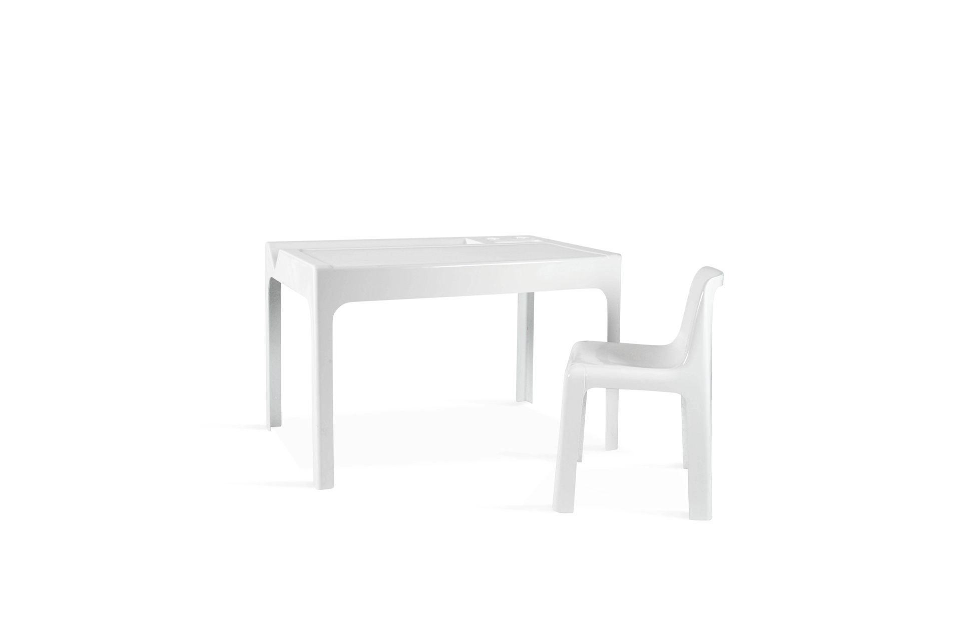 Marc BERTHIER (1935) Marc BERTHIER (1935) Ozoo系列的桌子和椅子 玻璃纤维 72 x 110 x 71 cm; 72&hellip;