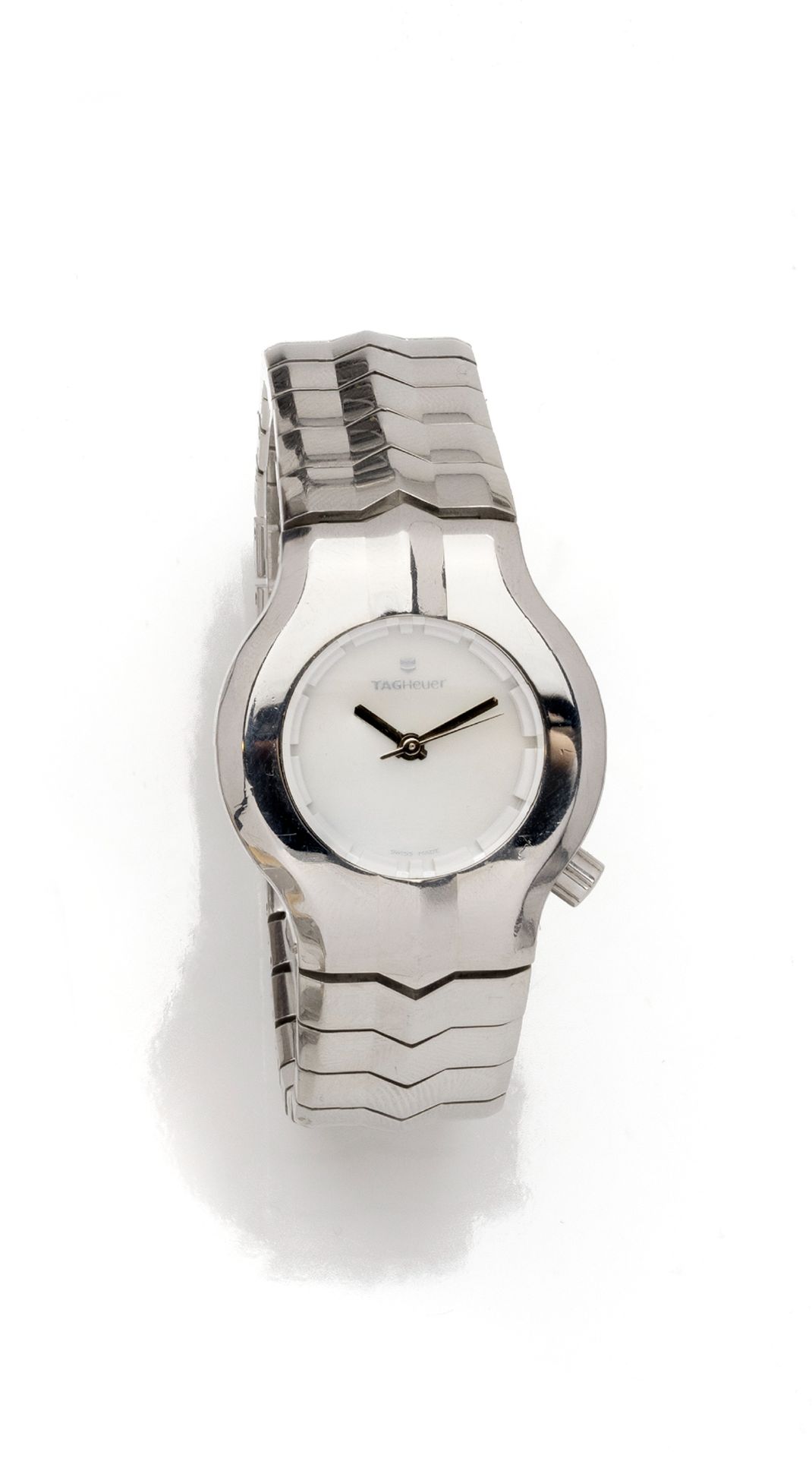 Null TAG HEUER ALTER EGO
Montre bracelet de dame en acier, cadran nacre, couronn&hellip;