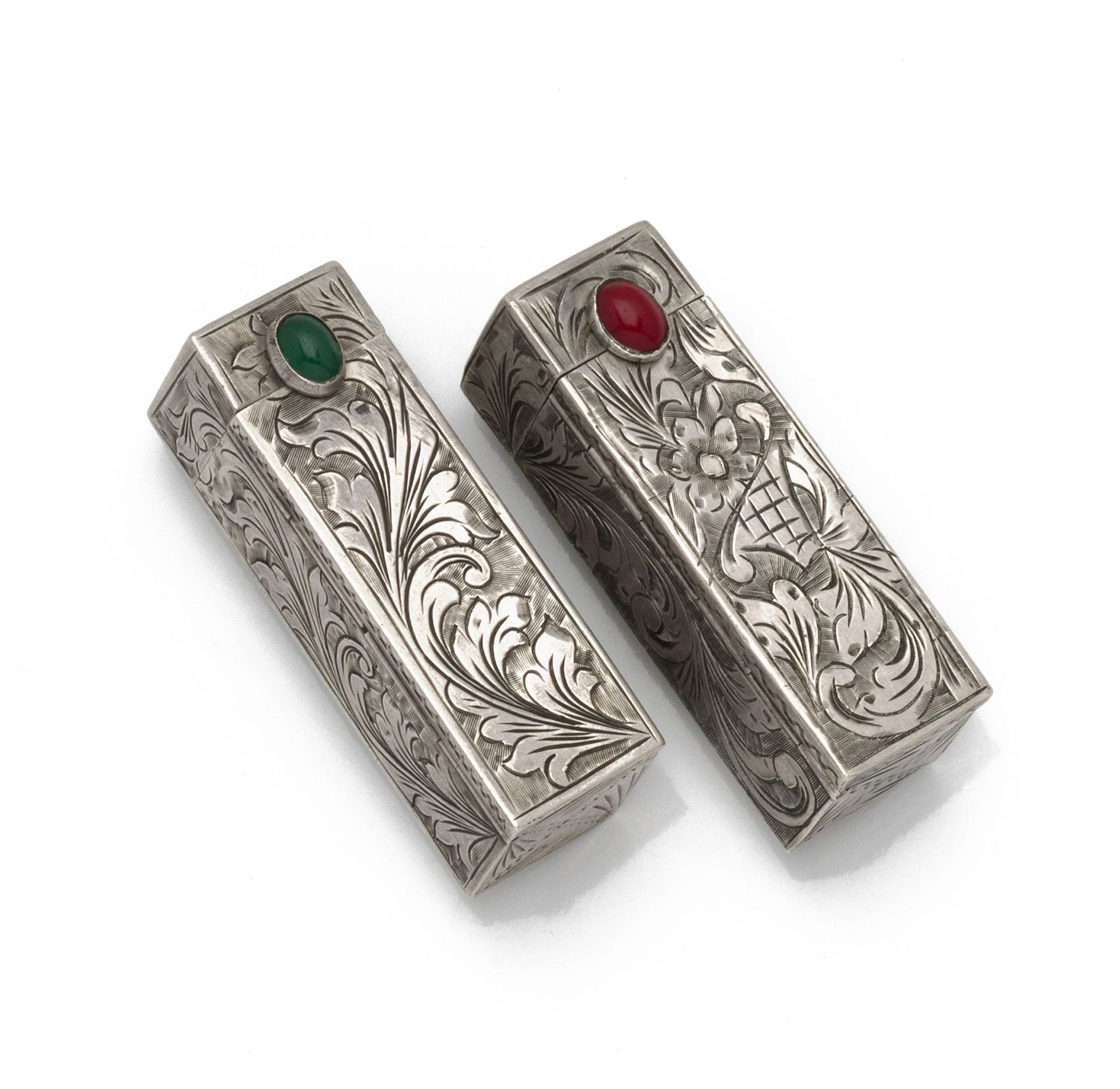 Null Coppia di tubetti di rossetto in argento (800/1000) con decorazione vegetal&hellip;