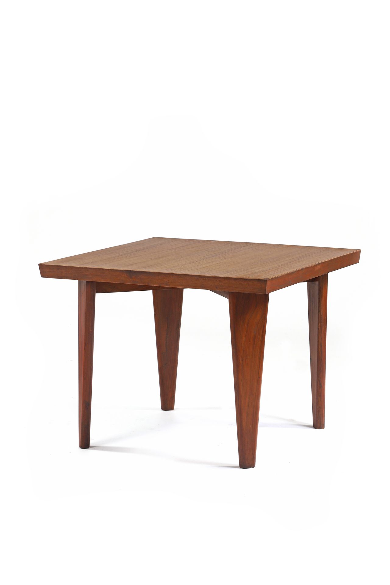 Null Pierre JEANNERET (1896-1967) Square table Teak 71 x 91.7 x 92.3 cm. Circa 1&hellip;