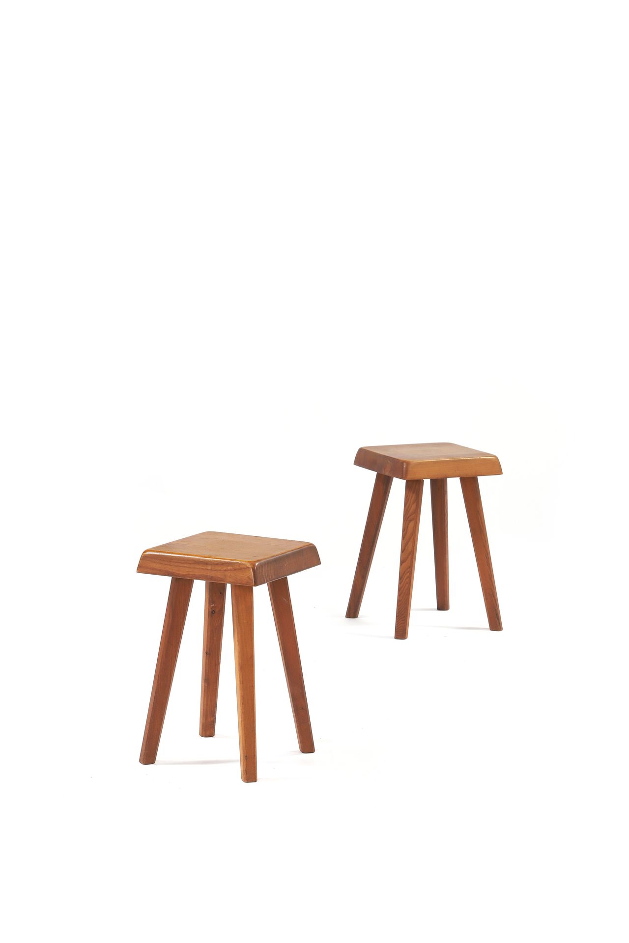 Null Pierre CHAPO (1927-1987) Pair of stools called S01 Orme 45 x 27 x 27 cm. Ci&hellip;