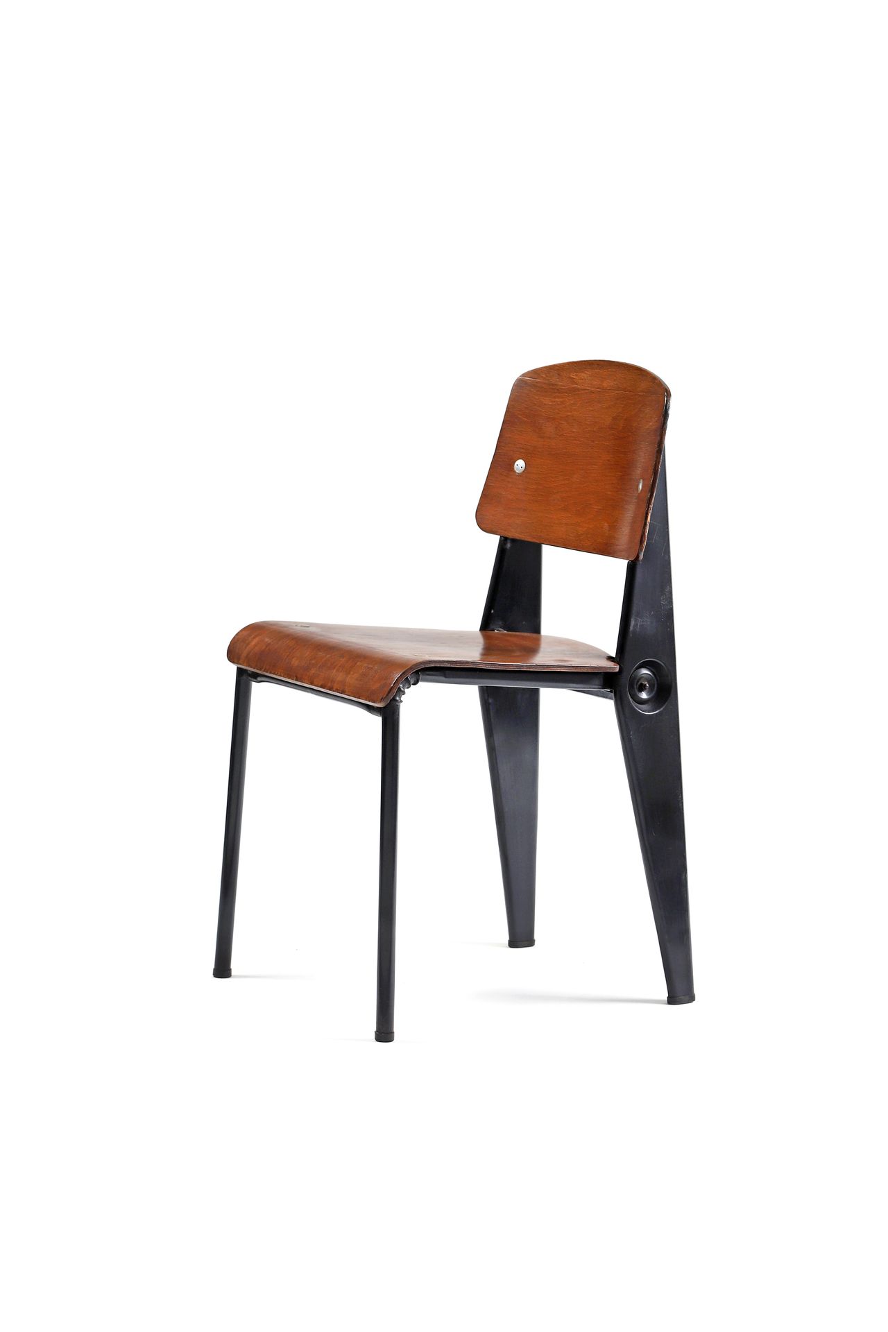 Null Jean PROUVÉ (1901-1984) Chair n°300 dite démontable Oak plywood, steel shee&hellip;