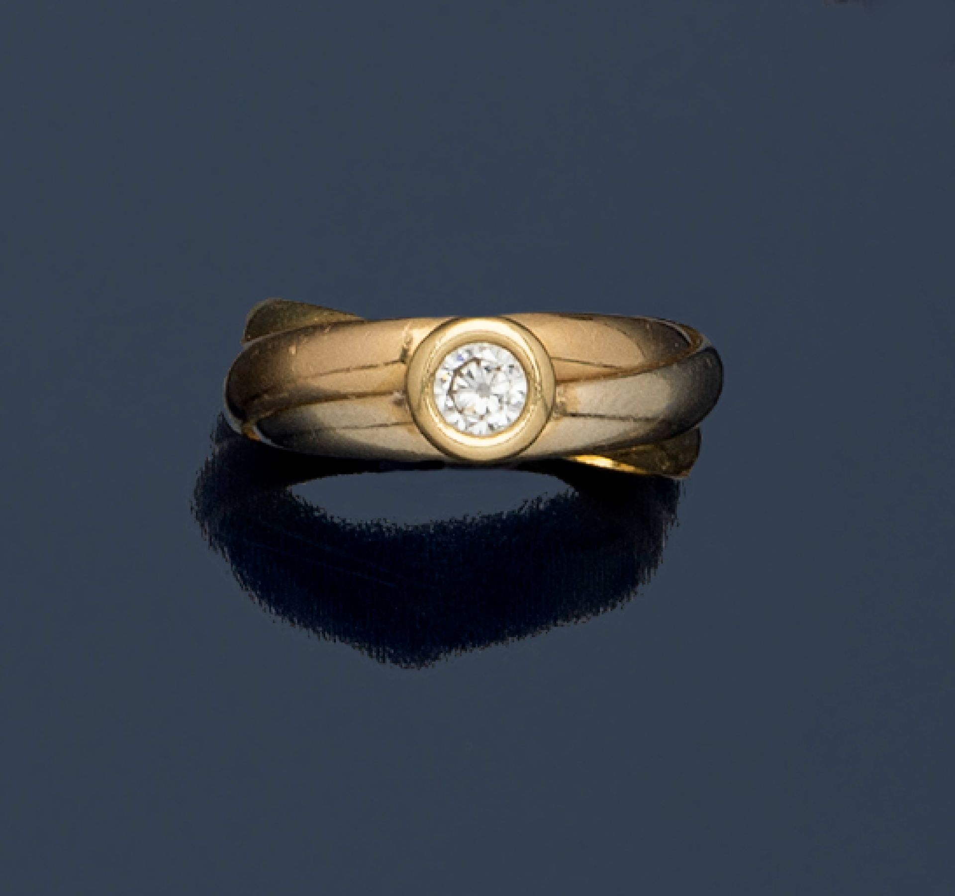 Null Solitaire composed of three rings in 18K (750/1000) three-tone gold surmoun&hellip;